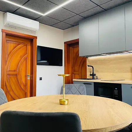 Appartamento Brivibas - East / West, Free Privat Parking, Free Wifi, Self Check-in Riga