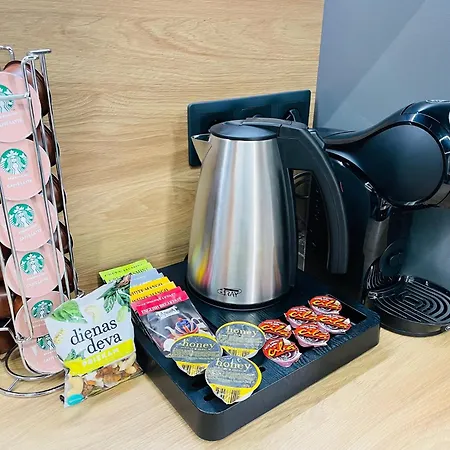 Appartamento Brivibas - East / West, Free Privat Parking, Free Wifi, Self Check-in