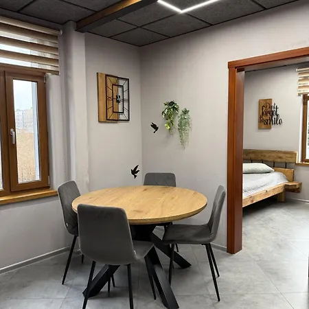 Brivibas - East / West, Free Privat Parking, Free Wifi, Self Check-in Apartamento *