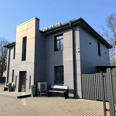 公寓 Brivibas - East / West, Free Privat Parking, Free Wifi, Self Check-in