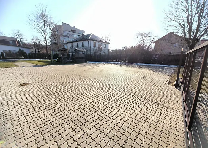 Brivibas - East / West, Free Privat Parking, Free Wifi, Self Check-in