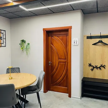 Brivibas - East / West, Free Privat Parking, Free Wifi, Self Check-in Apartment Riga