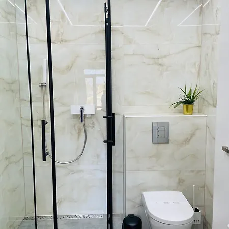 Apartment Brivibas - East / West, Free Privat Parking, Free Wifi, Self Check-in Riga