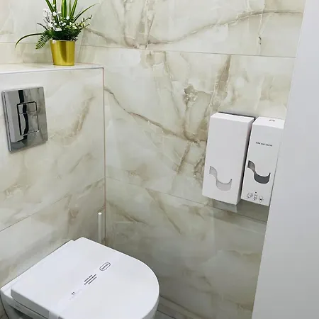 Apartment Brivibas - East / West, Free Privat Parking, Free Wifi, Self Check-in *