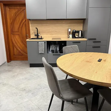 Apartamento Brivibas - East / West, Free Privat Parking, Free Wifi, Self Check-in